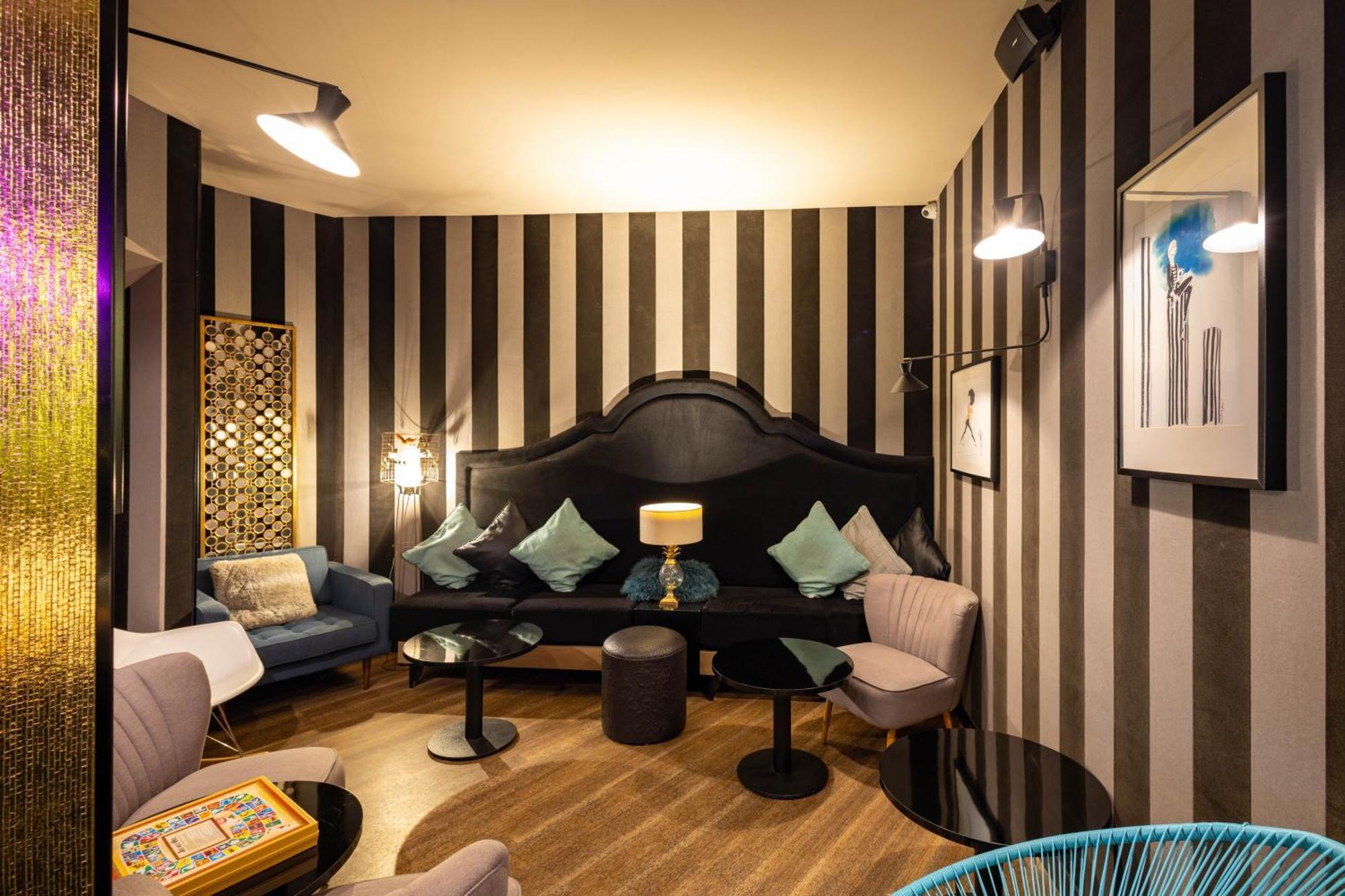 Hotel La Parizienne Bagian luar foto